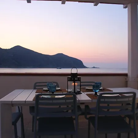 La lanterna sul mare-3